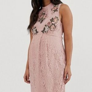 Hope and Ivy Lace Embroidered Maternity Dress